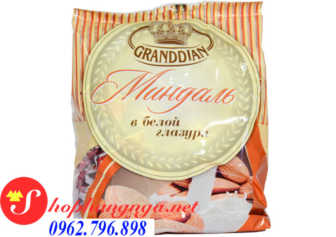 Kẹo socola hạnh nhân trắng và đen Grandia 450gr của Nga